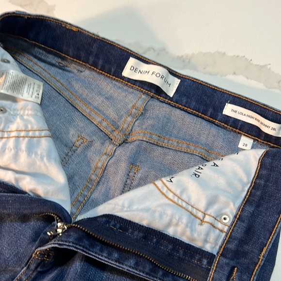 Denim Forum The Lola High Rise Skinny.  28 x 28 length.  Classic blue wash. - Picture 9 of 16